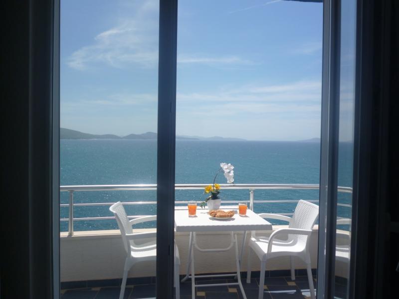Beautifull Holiday Apartment Larisa Sarande Exterior photo